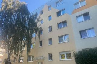 Wohnung mieten in Alfred-Brehm-Weg 10, 06122 Nördliche Neustadt, Gemütliche 3-Zimmer-Wohnung am Stadtrand von Halle-Neustadt, idyllisch im Grünen mit Loggia!