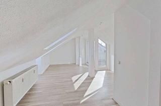 Wohnung mieten in Sperlingstraße 14, 90459 Nürnberg, Charmante 2-Zi.-Dachgeschosswohnung mit Balkon und Blick über die Dächer