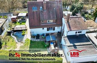 Haus kaufen in 73240 Wendlingen, 2-Fam.-Haus mit Anbau und ausgebautem Dachstudio in Toplage! Sackgasse! 3 Garagen! 2 Stellplätze!