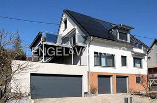 Haus kaufen in 56337 Kadenbach, Modernisiertes Zweifamilienhaus mit Fernblick und PV-Anlage