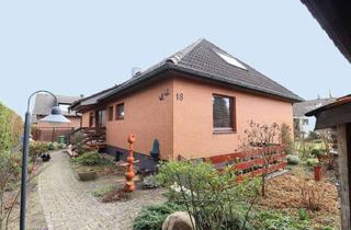 Haus kaufen in 38165 Lehre, TOP ! Sehr gepflegter Bungalow mit ausgebautem DG, Keller, Carport u. schönem Garten in ruhiger Lage