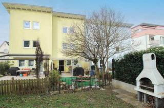 Haus kaufen in 70825 Korntal-Münchingen, Gepflegtes Reihenmittelhaus mit Garten, Garage und 2 Freistellplätzen in Münchingen. Energieeff. "A"