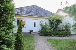 Haus kaufen in 18546 Sassnitz, Gemütlicher Bungalow mit Kamin und Naturblick – Raum für Ihre Ideen im Obergeschoss