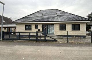 Haus kaufen in 30853 Langenhagen, *** LANGENHAGEN *** freistehender, kernsanierter Winkelbungalow - Garage - Carport - Vollkeller