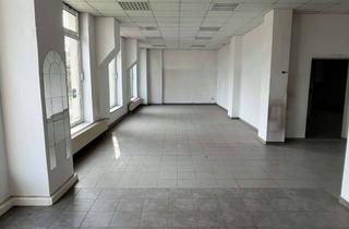 Haus kaufen in 04600 Altenburg, Vielseitige Gewerbeimmobilie mit Wohnanteil und großem Hof auf 2.300 m² Grundstück