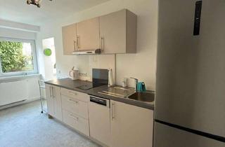 Haus mieten in Am Hofgarten 12, 53113 Bonn, Teilmöblierte 1-Zimmer-Wohnung im Souterrain mit Terrasse.