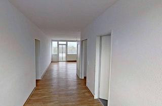 Wohnung mieten in Herzog-Ernst-Ring 13, 29221 Celle, Renovierte 3-Zimmer-Wohnung mit BALKON und tollem Ausblick