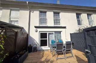 Haus kaufen in 63486 Bruchköbel, Viel Platz! Modernes RMH mit Studio, EBK, Keller + 2 Stellpl. in Bruchköbel