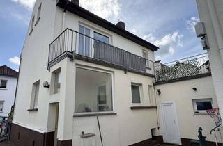 Haus kaufen in 63150 Heusenstamm, 3 Einheiten mit guter RENDITE im Herzen von Heusenstamm