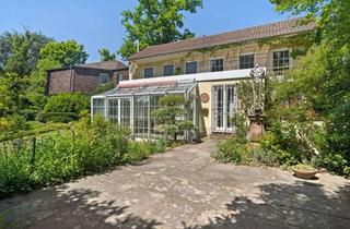 Villa kaufen in 60528 Frankfurt, Zwei charmante Stadtvillen mit Flair & Privatsphäre im Süden Frankfurts, direkt am Stadtwald