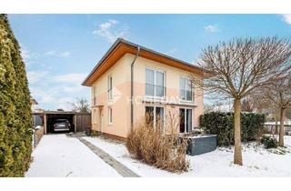 Einfamilienhaus kaufen in 12683 Berlin, Berlin - Familienfreundliches Einfamilienhaus mit 4 Zimmern, Einbauküche, Fußbodenheizung und schönem Garten