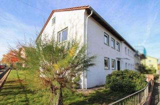 Haus kaufen in 70437 Stuttgart, Stuttgart - Familienfreundliches Reihenendhaus mit zwei Wohneinheiten in ruhiger Lage von Zuffenhausen- Erbpacht