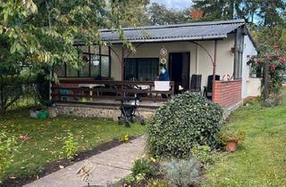 Haus kaufen in 17235 Neustrelitz, Neustrelitz - Bungalow Sommerhaus mit Garten am Badesee