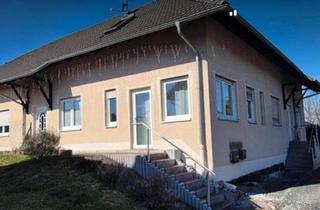 Haus kaufen in 36433 Bad Salzungen, Bad Salzungen - Kapitalanlage - Vollvermietetes EFH mit Einliegerwohnung