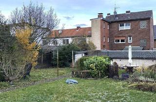 Mehrfamilienhaus kaufen in 50354 Hürth, Hürth - Mehrfamilienhaus + Garagen + 747 m² großes Grundstück zu verkaufen