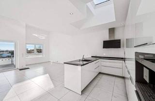 Wohnung kaufen in 71686 Remseck, Remseck am Neckar / Pattonville - ++Reserviert++ Licht und Lebensqualität: Exklusive DG-Wohnung mit Panoramablick bis Stuttgart