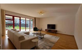 Wohnung kaufen in 45355 Borbeck-Mitte, Familienfreundliche 4,5-Zimmer-Wohnung in Essen-Borbeck mit Balkon, Terrasse und 2 TG-Stellplätzen