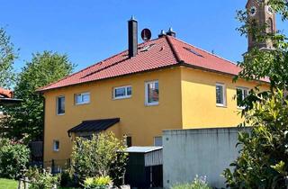 Doppelhaushälfte kaufen in 86343 Königsbrunn, WOHNHAUS – 2 WOHNEINHEITEN MIT DOPPELHAUSHÄLFTE-CHARAKTER, 2 GARAGEN, LINKE HÄLFTE SOFORT VERFÜGBAR!