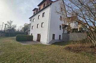 Wohnung kaufen in Am Hasenhügel, 09337 Hohenstein-Ernstthal, Gepflegte 2-Zimmer-Wohnung mit Terrasse und Stellplatz in ruhiger Lage