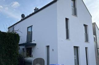 Haus mieten in 63329 Egelsbach, Elegantes Einfamilienhaus mit 7 Zimmern in Egelsbach mit Luftwärmepumpe Niedrigenergie Haus