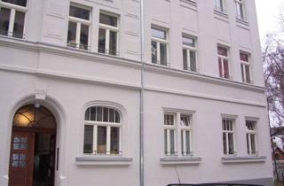 Wohnung kaufen in Tschaikowskistraße 51, 09130 Sonnenberg, Stilvolle 3-Raum-Wohnung im Denkmalhaus mit Balkon