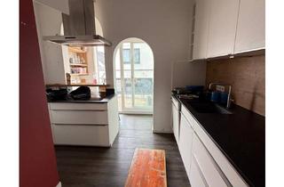 Wohnung kaufen in Häberlinstraße 21, 73730 Esslingen, Großzügige 9-Zimmer Wohnung mit 2 Balkonen und Gartenanteil auf zwei Etagen in Esslingen am Neckar