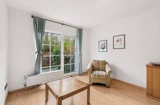 Wohnung kaufen in 40699 Erkrath, Große 2 Zimmer Erdgeschoßwohnung mit Garten und großem Sonnenbalkon!!