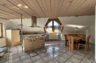 Wohnung mieten in 97528 Sulzdorf an der Lederhecke, Charmante 3-Zi.-Whg. im DG mit offener Küche, Kachelofen, Carport