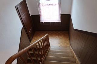 Haus kaufen in 61350 Bad Homburg, BAD HOMBURG – NAHE LOUISENSTRASSE KOMPLETT FREI: SCHICKES DREIFAMILIENHAUS ZUM SELBSTBEZUG ODER VER