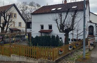 Haus kaufen in 55545 Bad Kreuznach, Bad Kreuznach - Ein bis Zweifamilienhaus. An 2 Parteien vermietet.