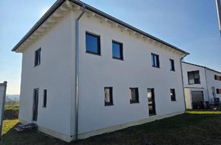 Haus kaufen in 96110 Scheßlitz, Scheßlitz - Ausbauhaus in Traumlage zum Fertig stellen für Kreative Natur pur