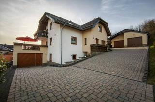 Haus kaufen in 54552 Mehren, Mehren - Großzügiges Zweifamilienhaus in ruhiger Ortsrandlage