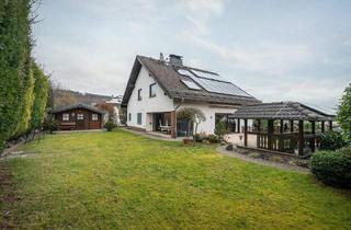 Einfamilienhaus kaufen in 56337 Kadenbach, Kadenbach - Ankommen. Wohlfühlen. Zuhause sein. Großzügiges Wohnen für Familien und Paare - mit Garten, Kamin, Sauna...