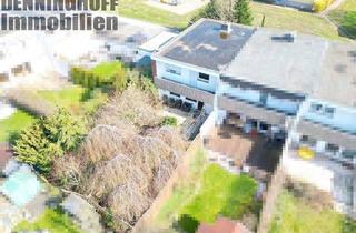 Haus kaufen in 44289 Dortmund, Dortmund - Modernisierungsbedürftiges Reihenendhaus mit 2 Garagen in Dortmund-Sölde