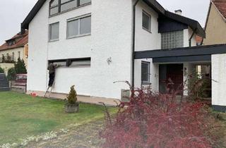 Haus kaufen in 73450 Neresheim, 4-Familienhaus mit zwei freien Wohnungen, 2 Garagen und Solar.