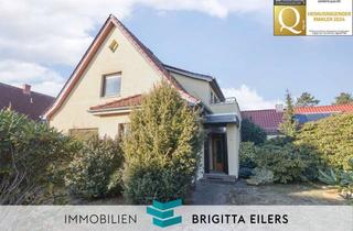 Haus kaufen in 28832 Achim, Viel Platz & Potenzial in zentraler Lage: Teilsaniertes Haus mit Nebengebäuden auf großem Grundstück