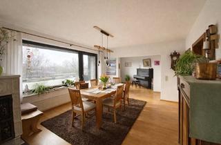 Haus kaufen in 31515 Wunstorf, Attraktives Zweifamilienhaus mit Gewerbeeinheit, großzügigem Grundstück und 5 Garagen in Wunstorf.