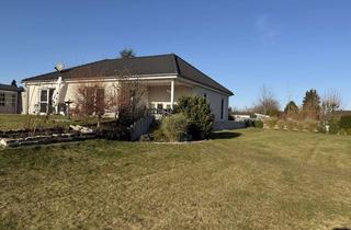 Haus mieten in Bürgermeister-Hausmann-Straße, 31812 Bad Pyrmont, Gepflegtes 4-Zimmer Einfamilienhaus Bungalow in Bad Pyrmont-Hagen