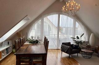Wohnung mieten in 88048 Friedrichshafen, Möbillierte, helle 2-Zimmer-Dachgeschosswohnung mit Balkon, hochwertiger Ausstattung