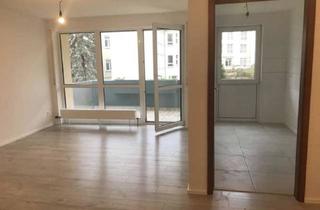 Wohnung mieten in 75172 Weststadt, Helle 2-Zimmer Wohnung im 2. OG mit Balkon, Tiefgaragenstellplatz und Aufzug (Weststadt)