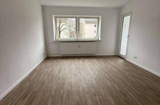 Wohnung mieten in Matthias-Claudius-Straße, 24837 Schleswig, Helle 3‑Zi‑Wohnung mit Balkon & Keller, bezugsfrei, Erstbezug nach Renovierung, fußläufig zur Schlei
