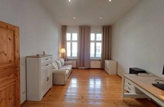 Wohnung mieten in Kantstraße 107, 10627 Charlottenburg, Helle 2-Zimmer Wohnung im 3. OG in Berlin Charlottenburg