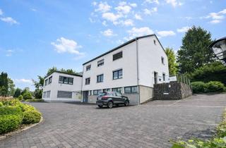 Anlageobjekt in 51702 Bergneustadt, 7,4% Renditepotential realisierbar! Laufend top modernisiert, energetisch saniert super zentral.