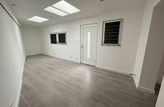 Immobilie kaufen in 51143 Zündorf, Gewerbeeinheit mit 8 Zimmern und Gestaltungspotenzial in Köln-Zündorf