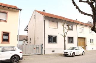 Haus kaufen in 68753 Waghäusel, Waghäusel - Zweifamilienhaus in Kirrlach