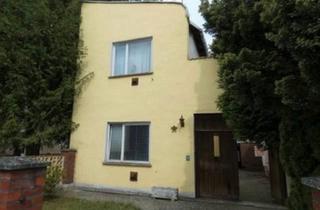 Haus kaufen in 17348 Woldegk, Woldegk - Haus als Sanierungsobjekt mitten im Woldegk mit BungalowGarage