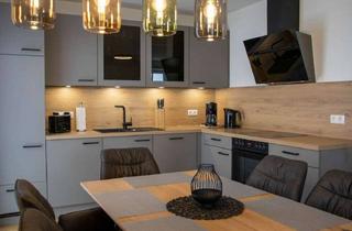 Wohnung kaufen in Schlossallee 21-36, 18551 Lohme, Reetdach-Refugium am Schloss – Erdgeschosswohnung mit Terrasse & Sauna