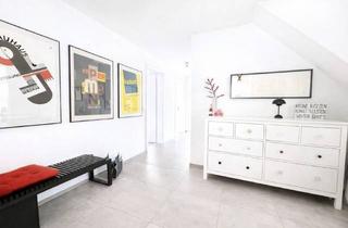 Wohnung kaufen in 73230 Kirchheim, Exklusive Dachgeschosswohnung mit Privatlift