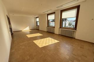 Wohnung mieten in 33102 Paderborn, Ideal für Singles und Paare: Stilvolle Altbauwohnung in zentraler Lage