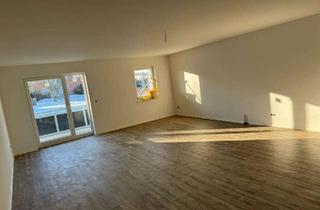 Wohnung mieten in Neuer Markt 30, 17248 Rechlin, 2, 3, 4 -Zimmer-Wohnung mit Balkon in Rechlin